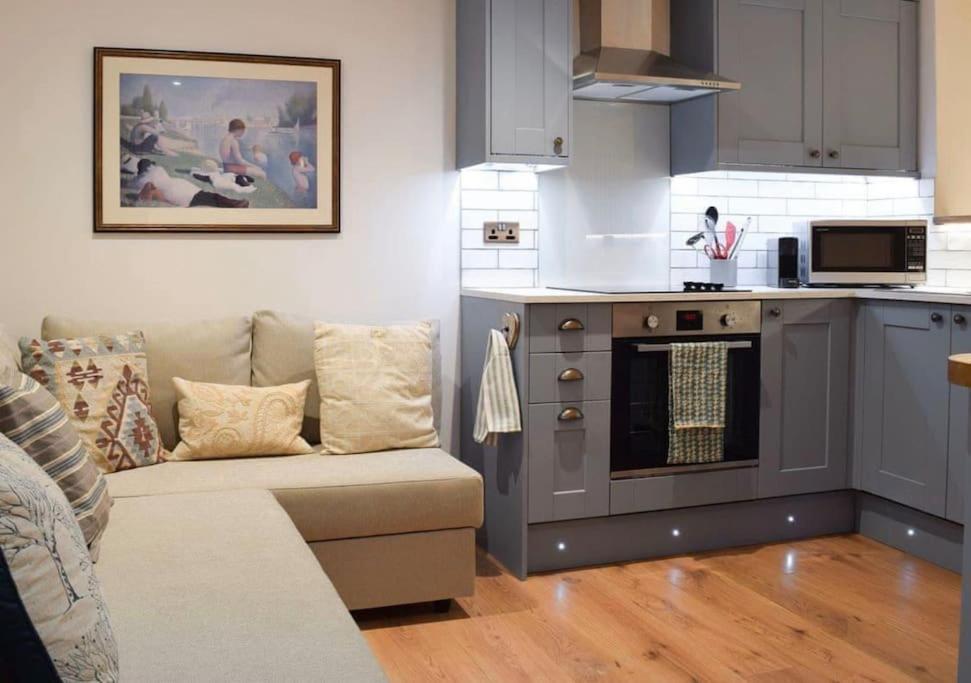 The Snug Entire Home Sleeps 2, Stratford Upon Avon Shottery المظهر الخارجي الصورة
