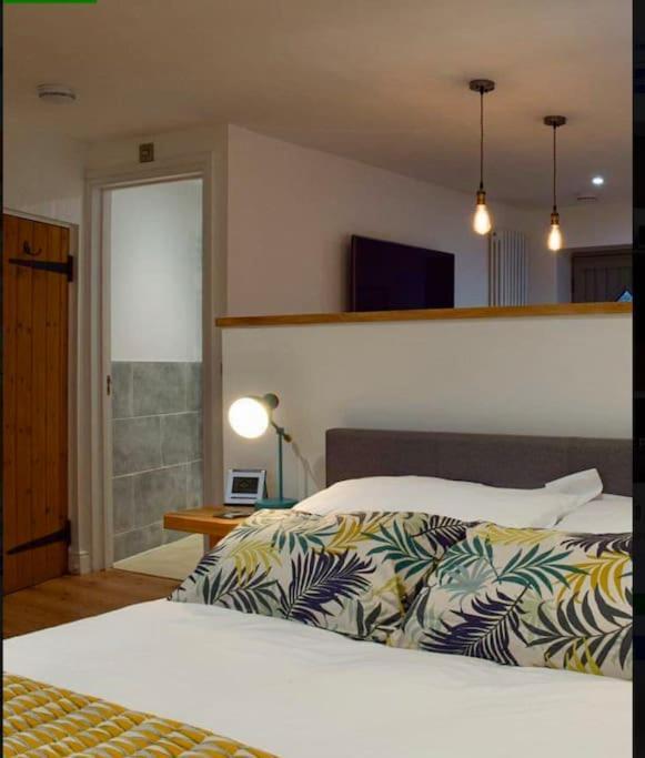 The Snug Entire Home Sleeps 2, Stratford Upon Avon Shottery المظهر الخارجي الصورة