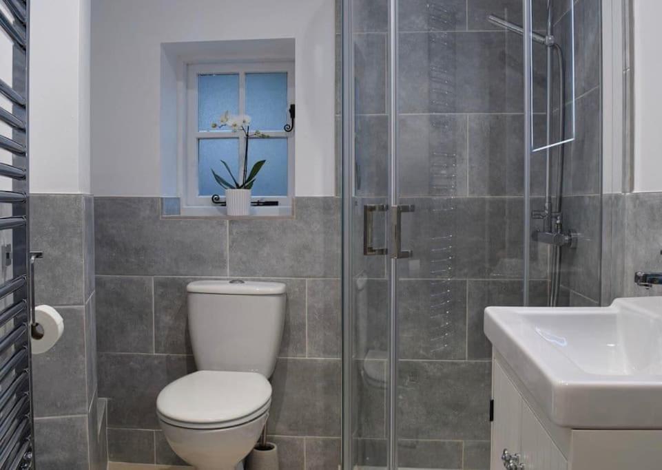The Snug Entire Home Sleeps 2, Stratford Upon Avon Shottery المظهر الخارجي الصورة