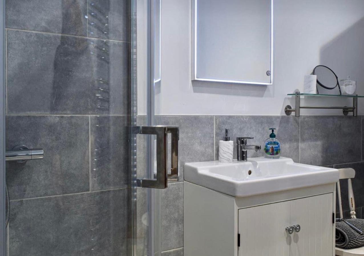 The Snug Entire Home Sleeps 2, Stratford Upon Avon Shottery المظهر الخارجي الصورة